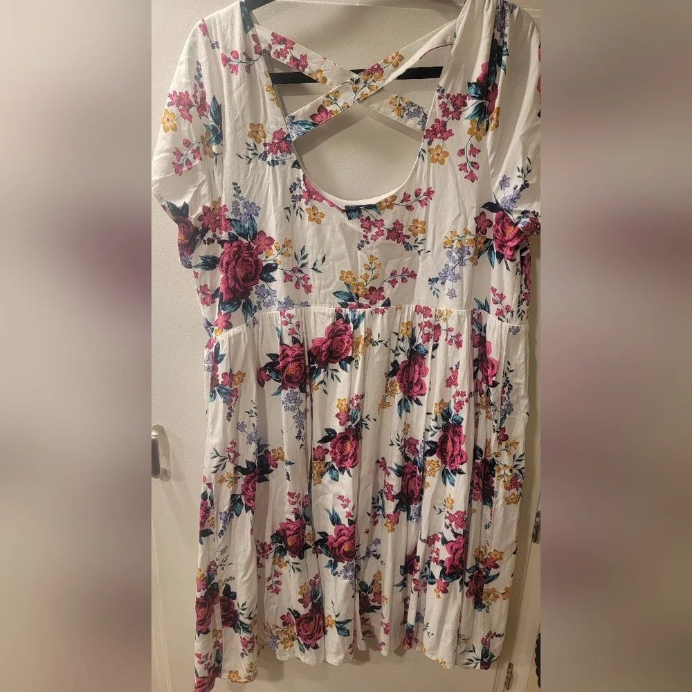 Torrid Floral Challis Skater Dress Lined White and Burgandy 1x - Picture 6 of 8